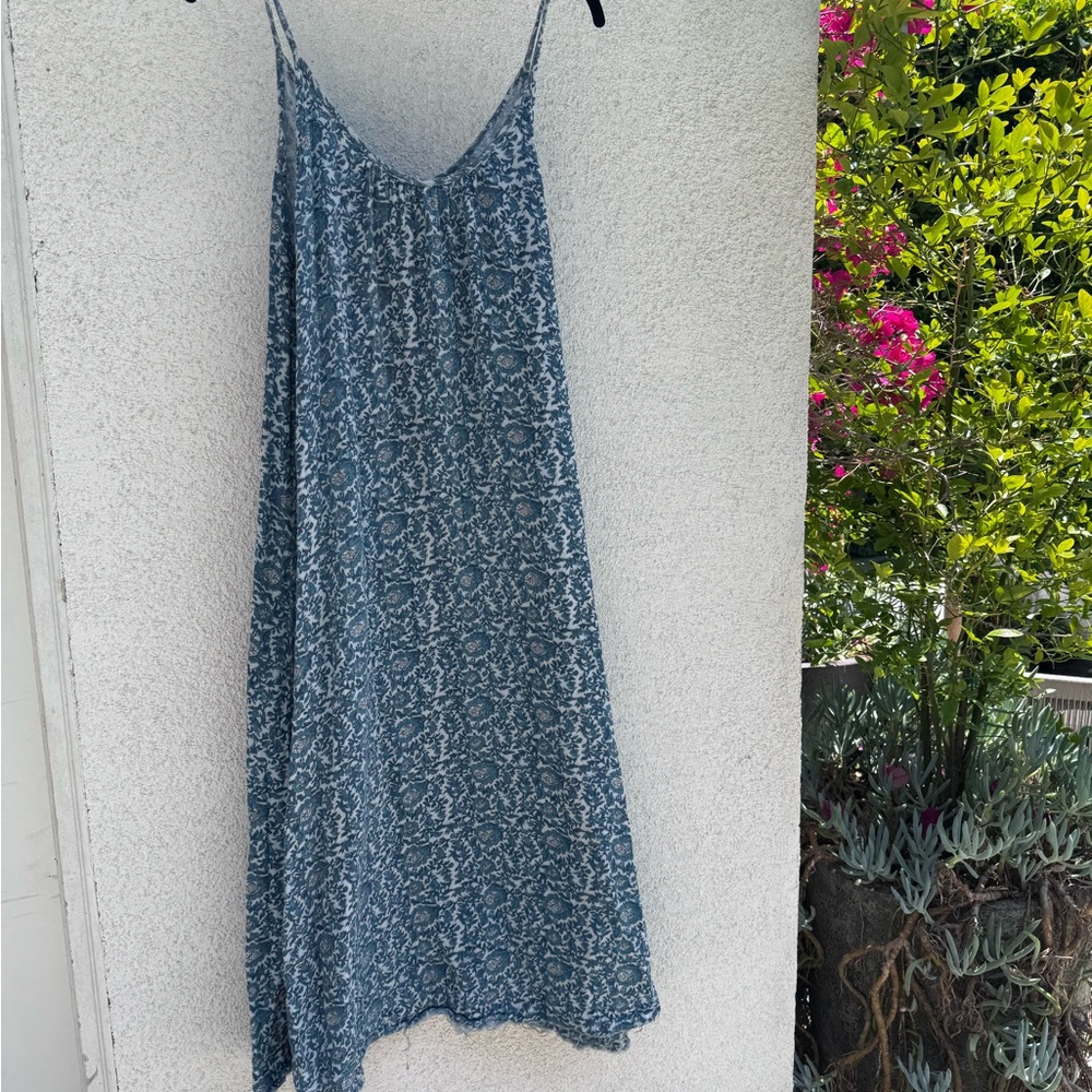 NATURAL LIFE Blue and White Patterned Top